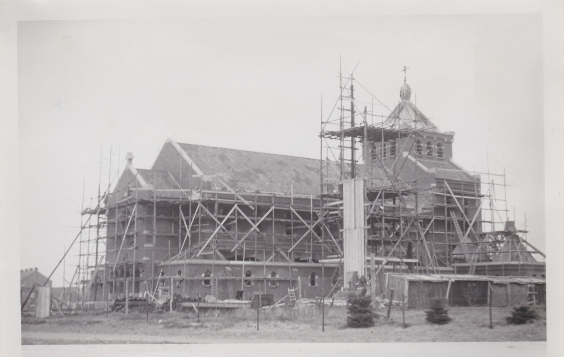 Antoniuskerk in aanbouw