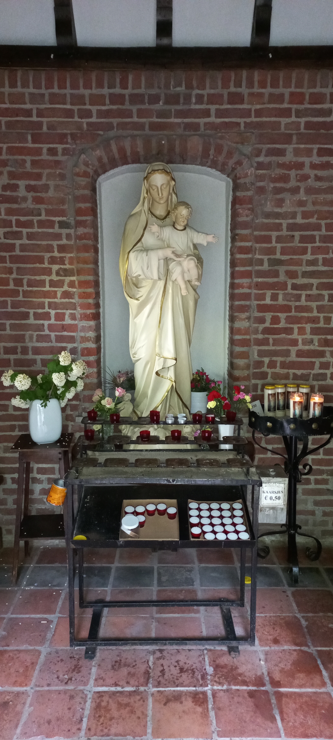 Mariabeeld in de kapel 